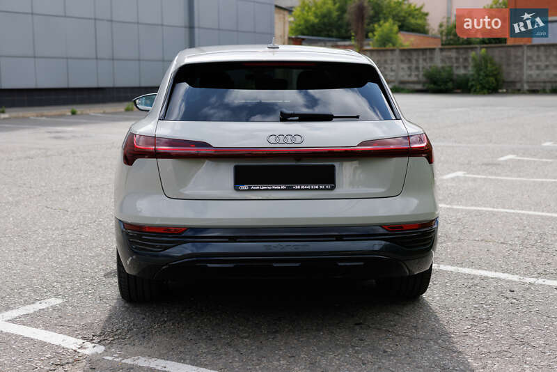 Внедорожник / Кроссовер Audi Q8 e-tron 2024 в Киеве
