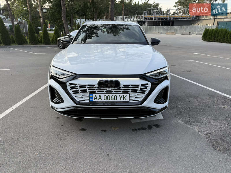 Внедорожник / Кроссовер Audi Q8 e-tron 2023 в Киеве