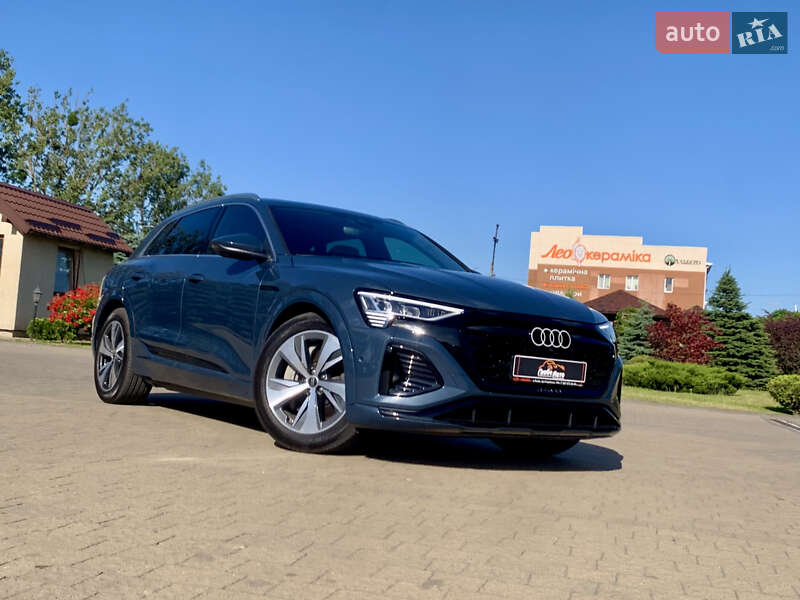 Внедорожник / Кроссовер Audi Q8 e-tron 2023 в 