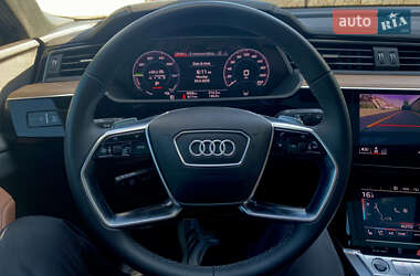 Внедорожник / Кроссовер Audi Q8 e-tron 2023 в 