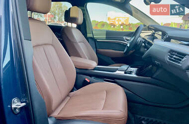 Внедорожник / Кроссовер Audi Q8 e-tron 2023 в 