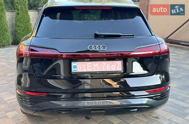 Позашляховик / Кросовер Audi Q8 e-tron 2023 в 