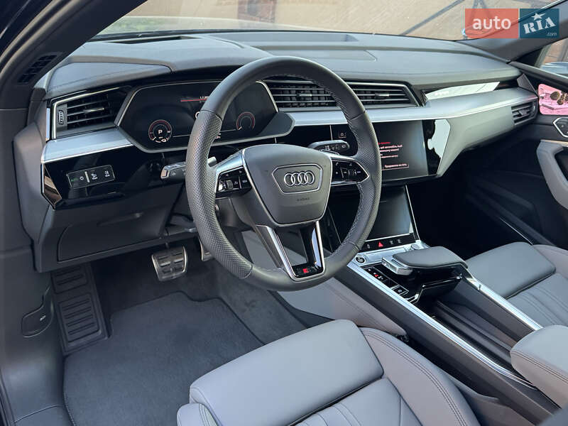 Внедорожник / Кроссовер Audi Q8 e-tron 2023 в Черновцах