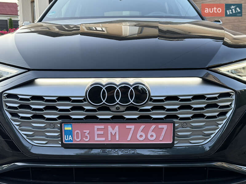 Внедорожник / Кроссовер Audi Q8 e-tron 2023 в Черновцах