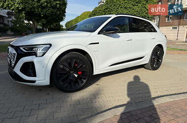Внедорожник / Кроссовер Audi Q8 e-tron 2023 в 