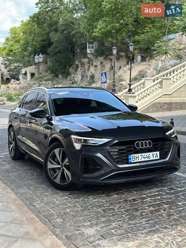 Внедорожник / Кроссовер Audi Q8 e-tron 2023 в Одессе