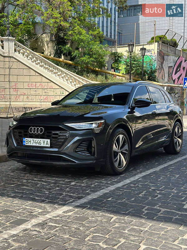 Внедорожник / Кроссовер Audi Q8 e-tron 2023 в Одессе