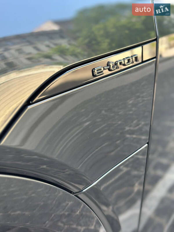 Внедорожник / Кроссовер Audi Q8 e-tron 2023 в Одессе