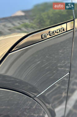 Внедорожник / Кроссовер Audi Q8 e-tron 2023 в 