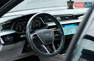 Внедорожник / Кроссовер Audi Q8 e-tron 2023 в 
