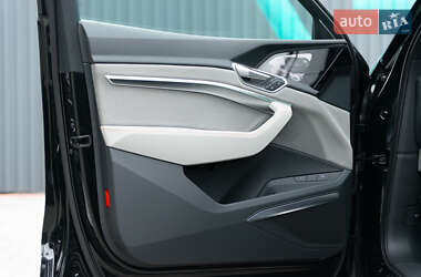 Внедорожник / Кроссовер Audi Q8 e-tron 2023 в 