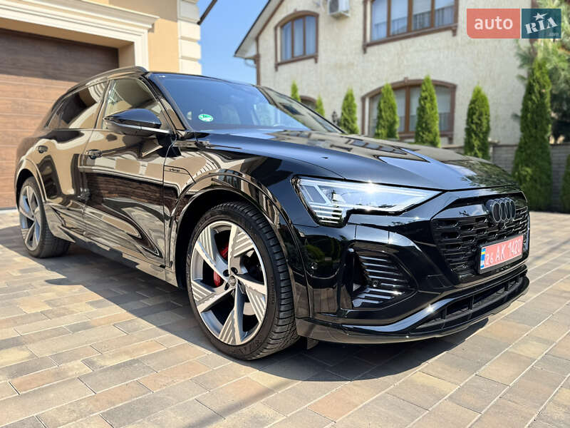Внедорожник / Кроссовер Audi Q8 e-tron 2023 в Черновцах