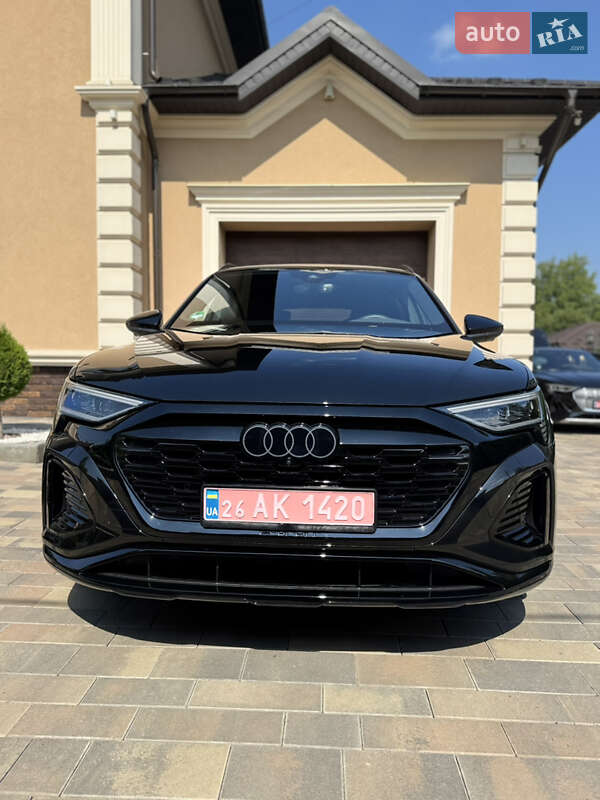 Внедорожник / Кроссовер Audi Q8 e-tron 2023 в Черновцах