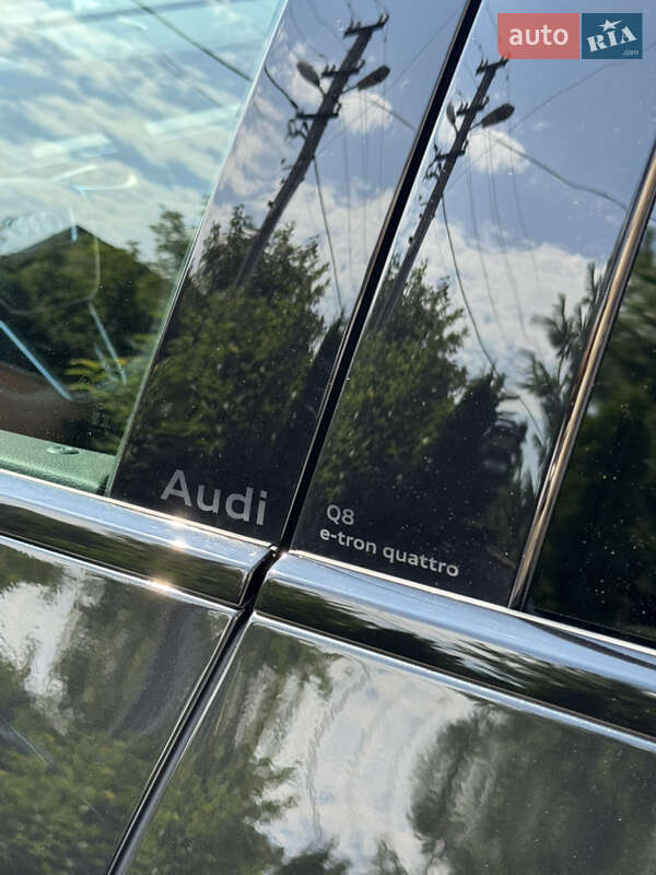 Внедорожник / Кроссовер Audi Q8 e-tron 2023 в Черновцах