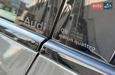 Внедорожник / Кроссовер Audi Q8 e-tron 2023 в 