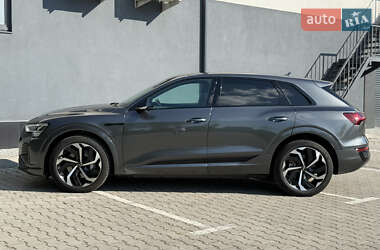 Внедорожник / Кроссовер Audi Q8 e-tron 2023 в 