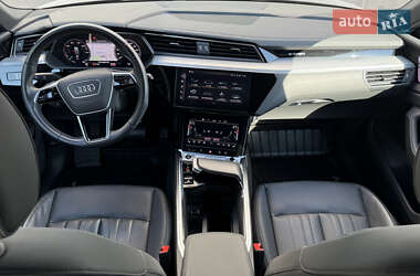 Внедорожник / Кроссовер Audi Q8 e-tron 2023 в 
