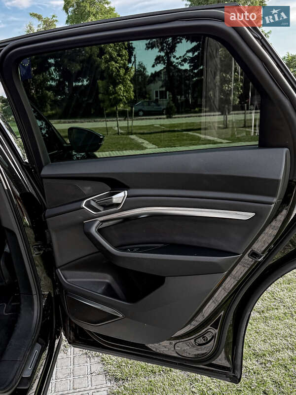 Внедорожник / Кроссовер Audi Q8 e-tron 2023 в Черкассах