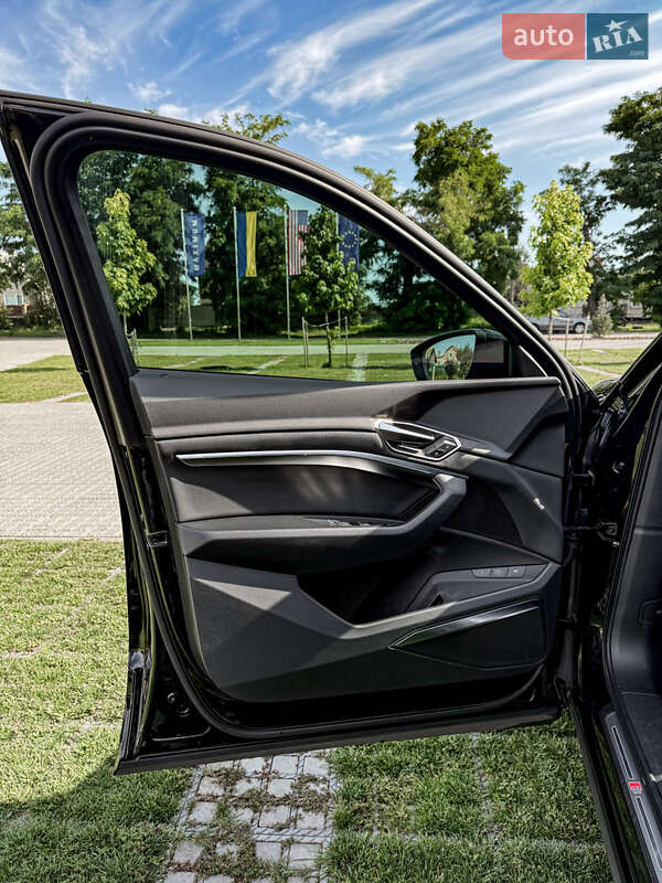 Внедорожник / Кроссовер Audi Q8 e-tron 2023 в Черкассах