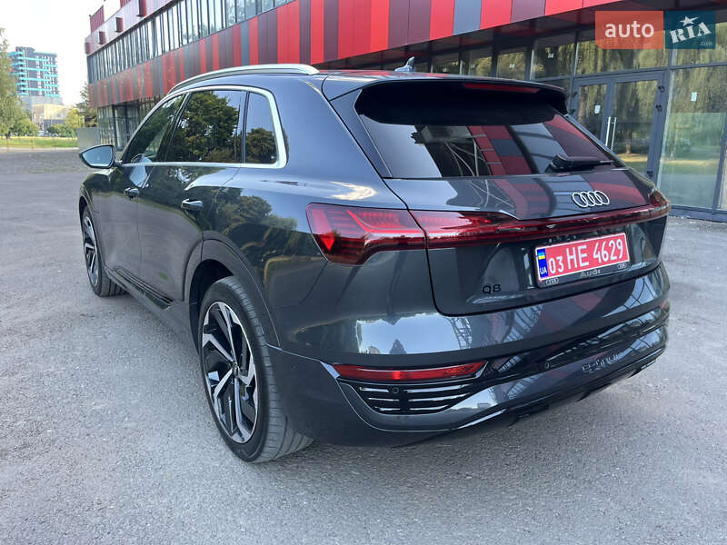 Внедорожник / Кроссовер Audi Q8 e-tron 2023 в Ровно