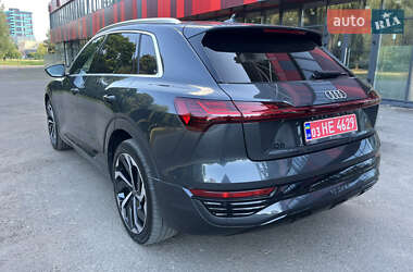 Внедорожник / Кроссовер Audi Q8 e-tron 2023 в 