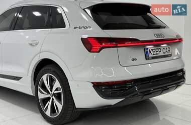 Внедорожник / Кроссовер Audi Q8 e-tron 2023 в 