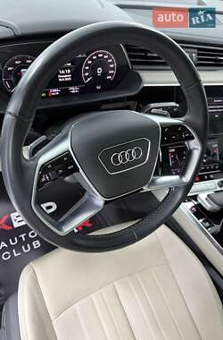 Внедорожник / Кроссовер Audi Q8 e-tron 2023 в 