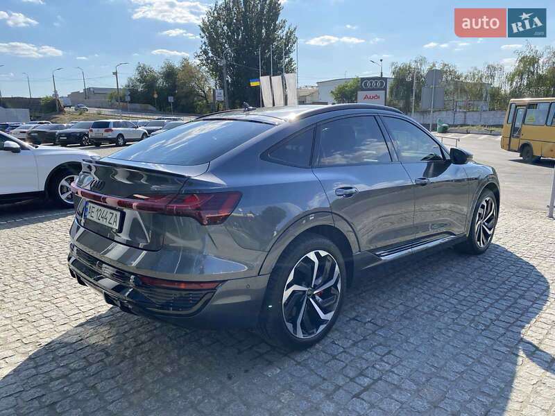 Внедорожник / Кроссовер Audi Q8 e-tron 2023 в Днепре
