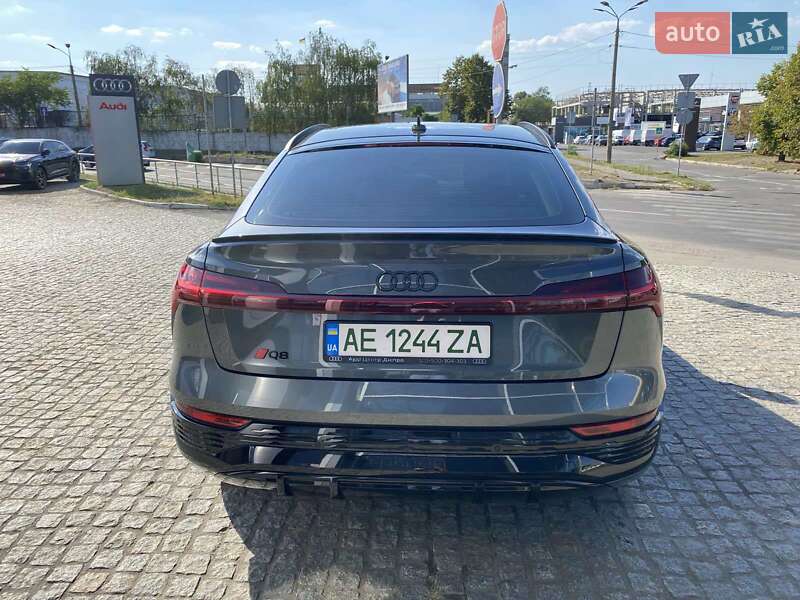 Позашляховик / Кросовер Audi Q8 e-tron 2023 в Дніпрі фото 15 Позашляховик / Кросовер Audi Q8 e-tron 2023 в Дніпрі