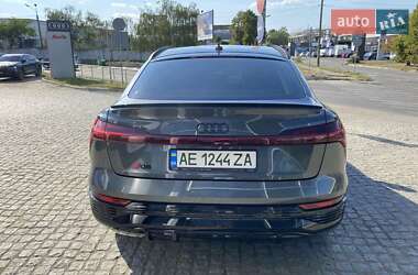 Внедорожник / Кроссовер Audi Q8 e-tron 2023 в 