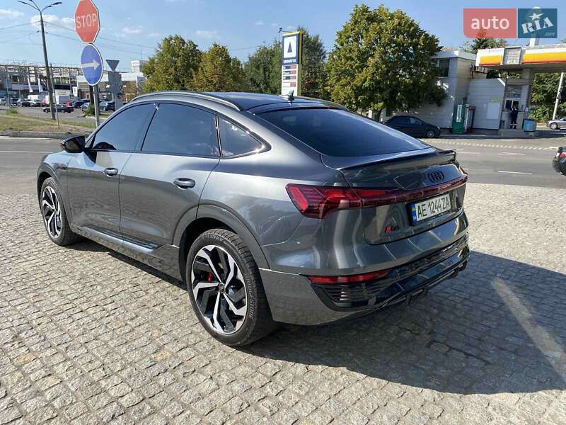 Внедорожник / Кроссовер Audi Q8 e-tron 2023 в Днепре