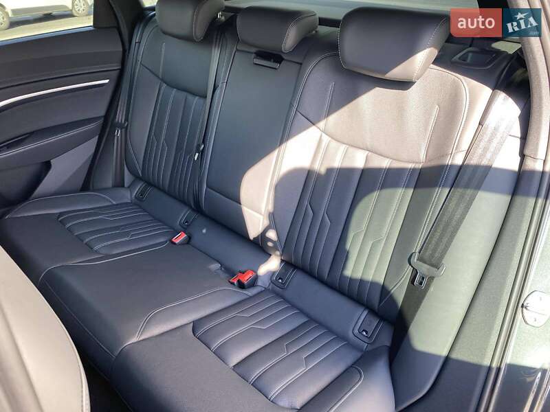 Позашляховик / Кросовер Audi Q8 e-tron 2023 в Дніпрі фото 28 Позашляховик / Кросовер Audi Q8 e-tron 2023 в Дніпрі