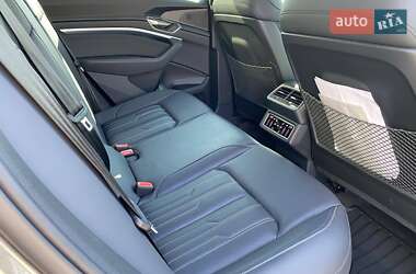Внедорожник / Кроссовер Audi Q8 e-tron 2023 в 