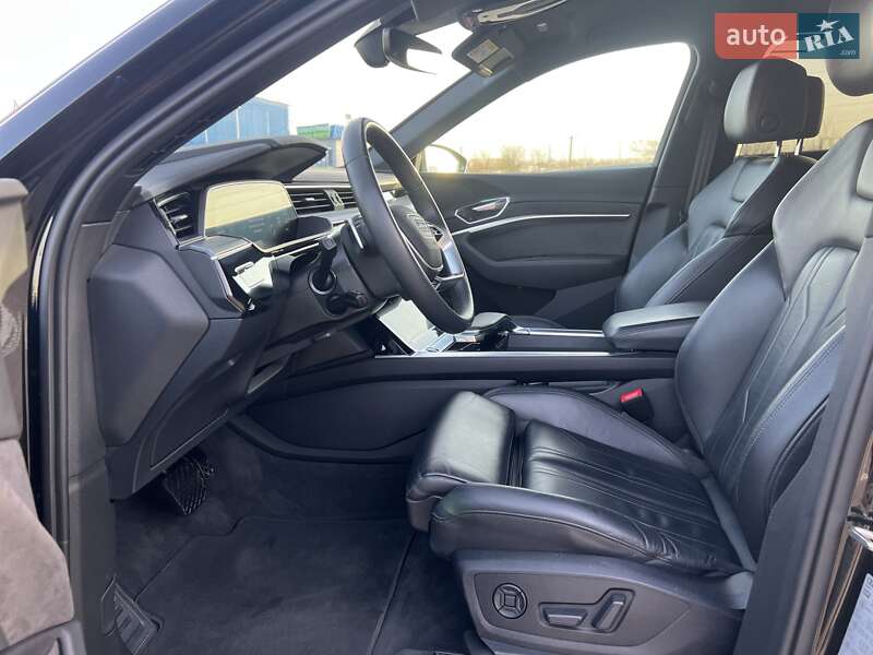 Внедорожник / Кроссовер Audi Q8 e-tron 2023 в Ровно