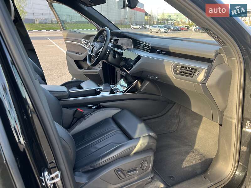 Внедорожник / Кроссовер Audi Q8 e-tron 2023 в Ровно
