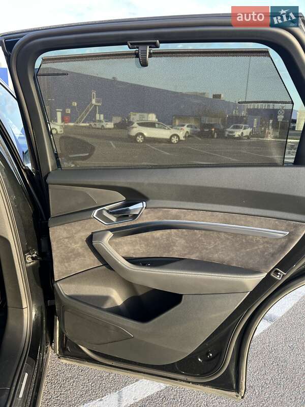 Внедорожник / Кроссовер Audi Q8 e-tron 2023 в Ровно