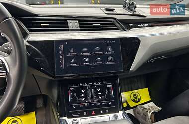 Внедорожник / Кроссовер Audi Q8 e-tron 2023 в 