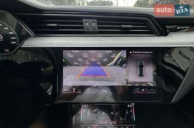 Позашляховик / Кросовер Audi Q8 e-tron 2023 в 