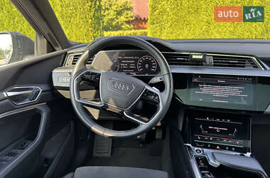 Внедорожник / Кроссовер Audi Q8 e-tron 2023 в 