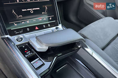 Внедорожник / Кроссовер Audi Q8 e-tron 2023 в 