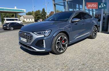 Позашляховик / Кросовер Audi Q8 e-tron 2023 в 