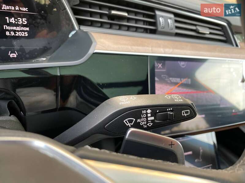 Внедорожник / Кроссовер Audi Q8 e-tron 2023 в Хмельницком