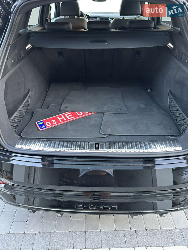 Внедорожник / Кроссовер Audi Q8 e-tron 2023 в Богородчанах