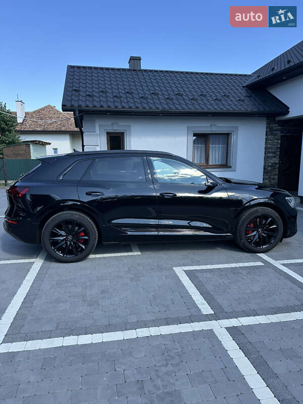 Внедорожник / Кроссовер Audi Q8 e-tron 2023 в Богородчанах