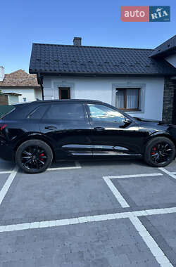 Внедорожник / Кроссовер Audi Q8 e-tron 2023 в 