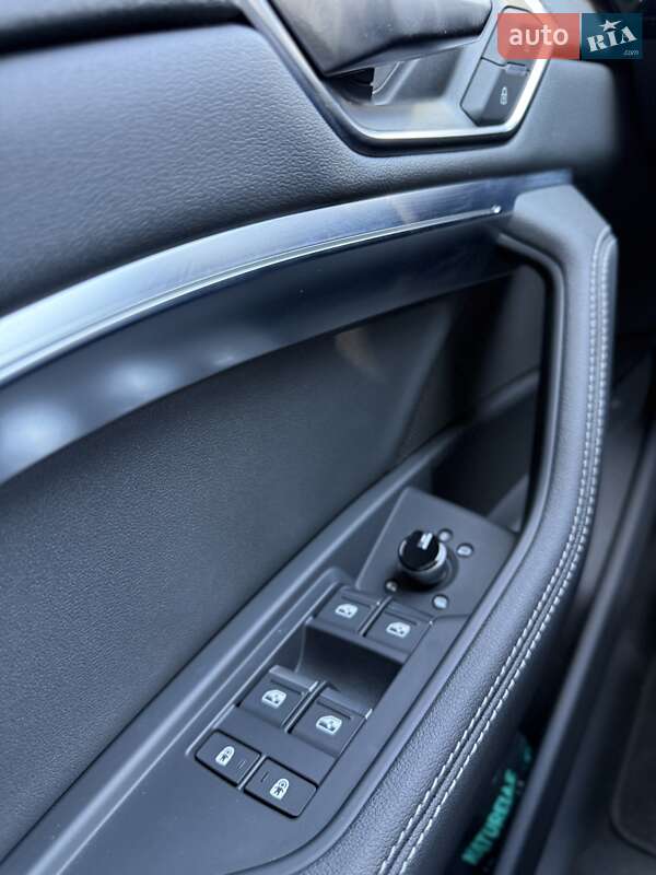 Внедорожник / Кроссовер Audi Q8 e-tron 2023 в Киеве