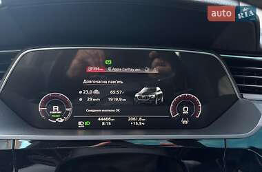 Внедорожник / Кроссовер Audi Q8 e-tron 2023 в 