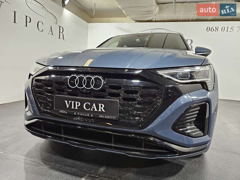 Позашляховик / Кросовер Audi Q8 e-tron 2023 в Києві