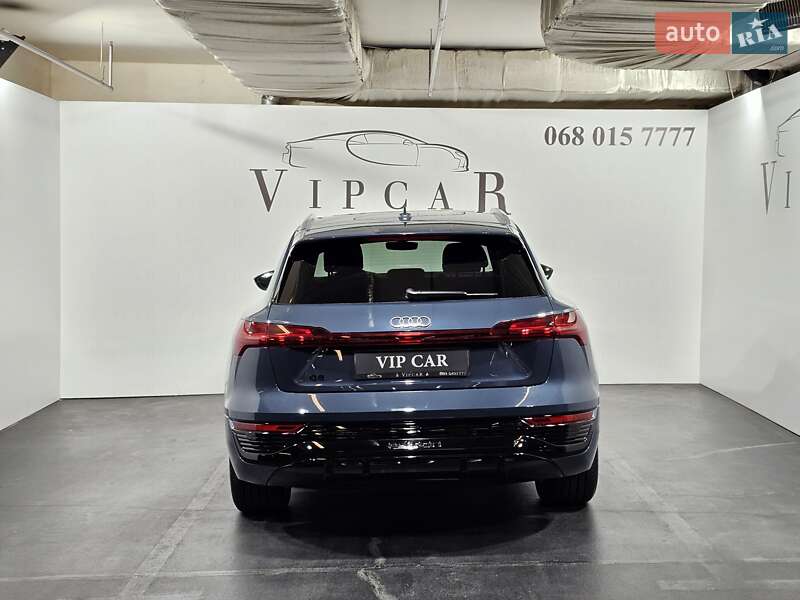 Позашляховик / Кросовер Audi Q8 e-tron 2023 в Києві