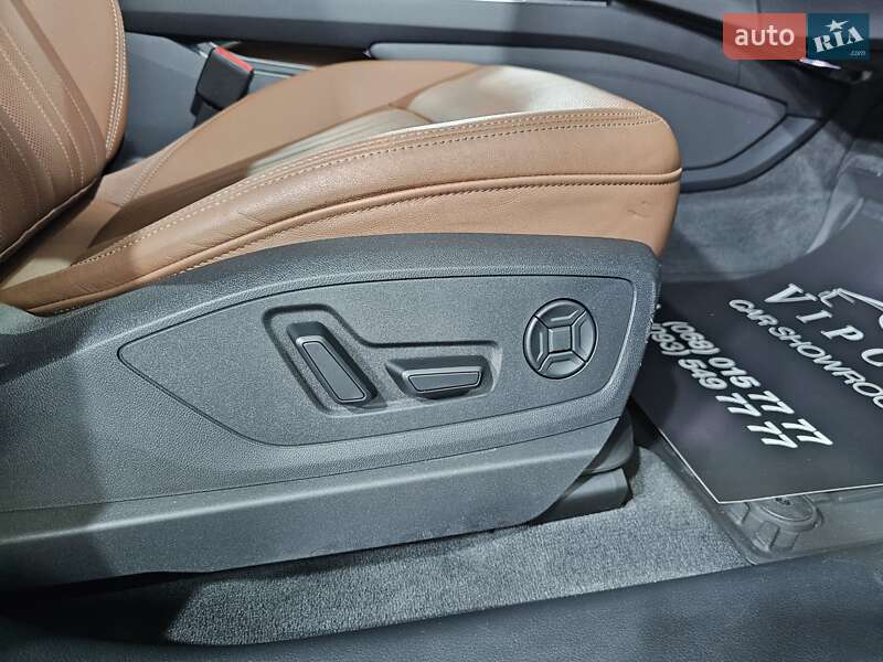 Позашляховик / Кросовер Audi Q8 e-tron 2023 в Києві